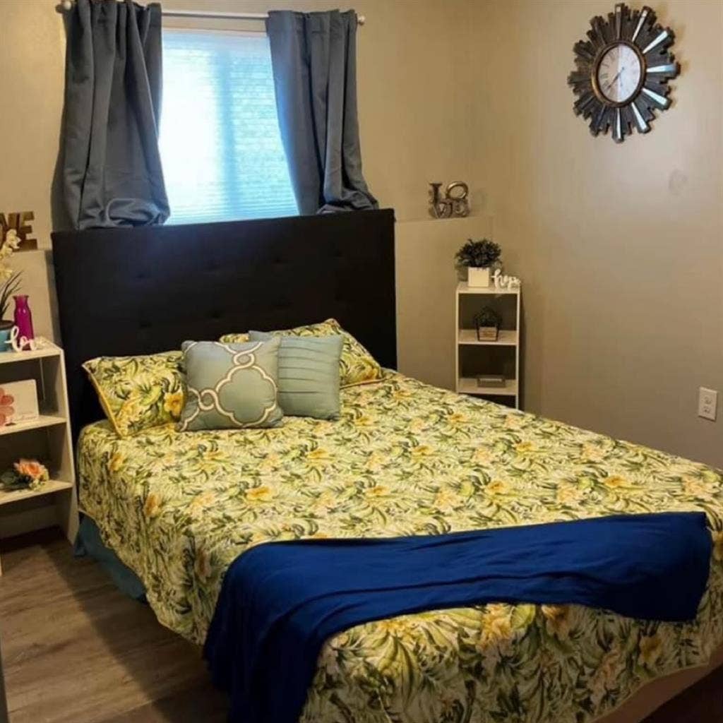 Looking for female roommate!