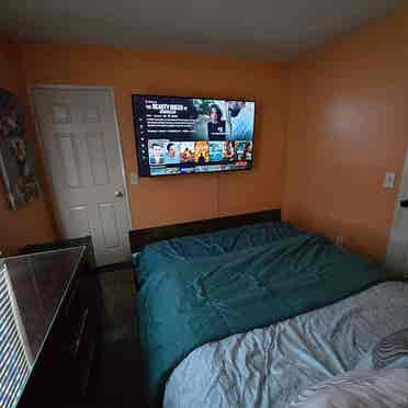 FURNISHED ROOM  MILE FROM WALMAR