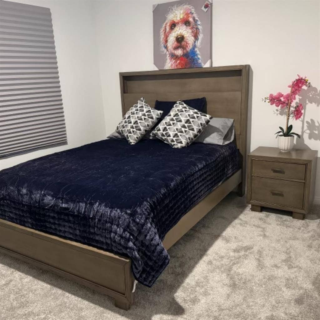 Furnished room, never used mattress