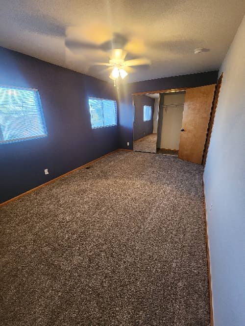 Large Room for rent in Townhome