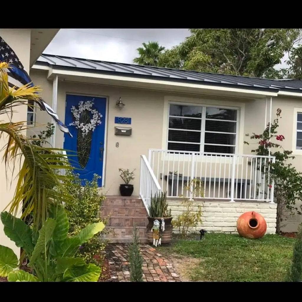 Room for rent in Westchester, Miami