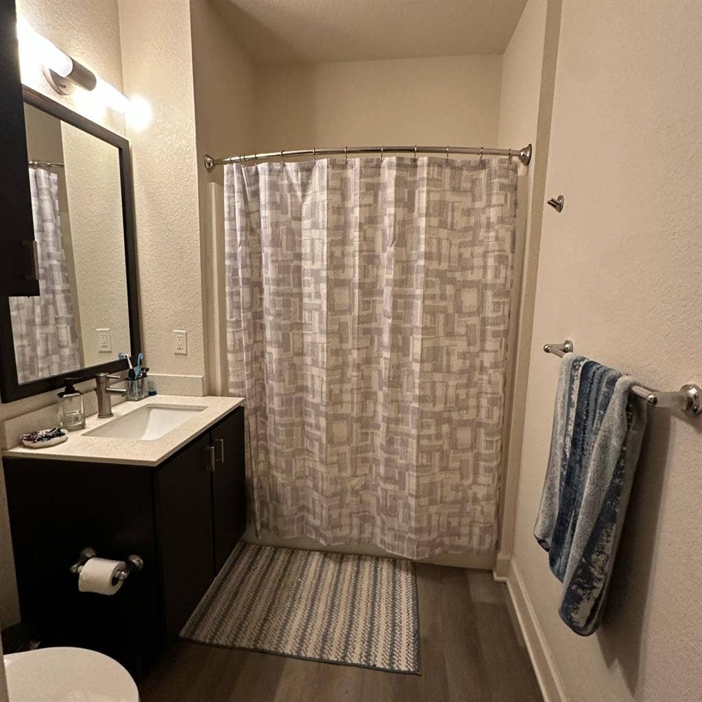 UCF Sublease - all Male Suite