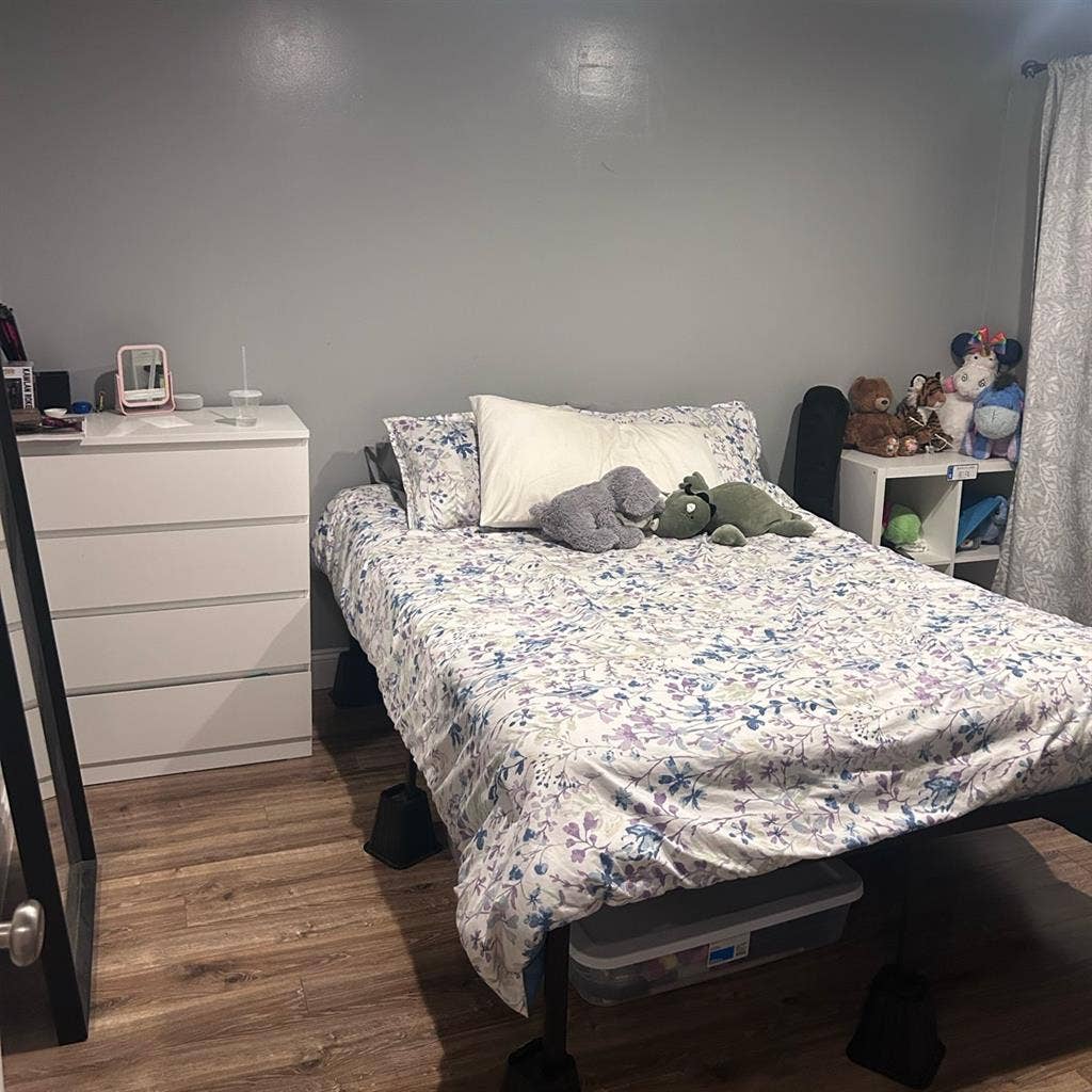 Roommate needed for shared room!!