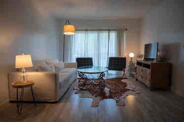 Sunny Spacious 1 bed Hallandale Bch