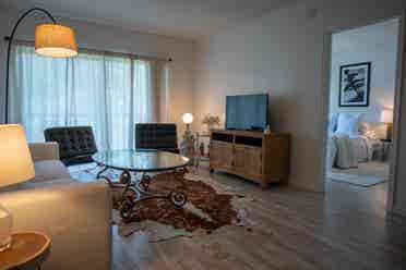 Sunny Spacious 1 bed Hallandale Bch