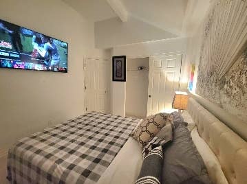 Fully Furnished Room in Kent