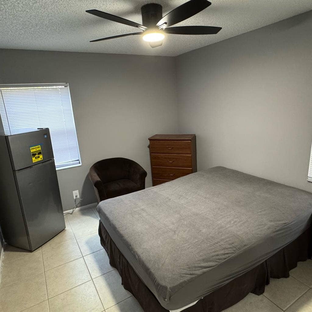 Amazing ROOM for RENT ready