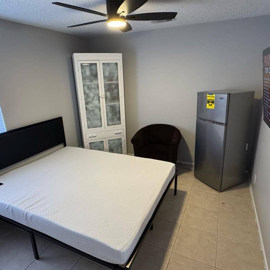 Amazing ROOM for RENT ready