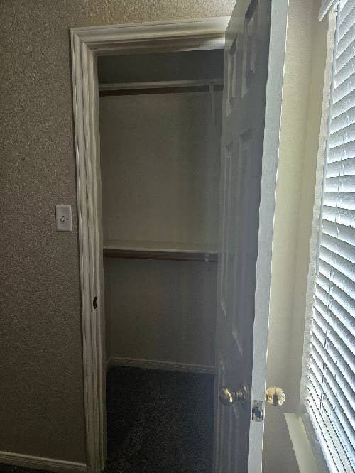 Looking for a roommate