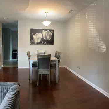 Private room bath/walk in closet