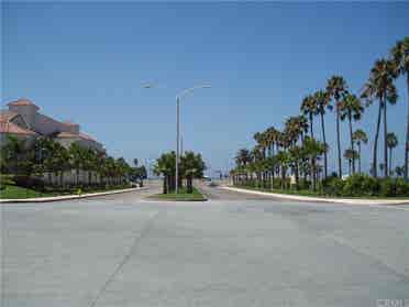 Shared Townhouse 1 block from beach