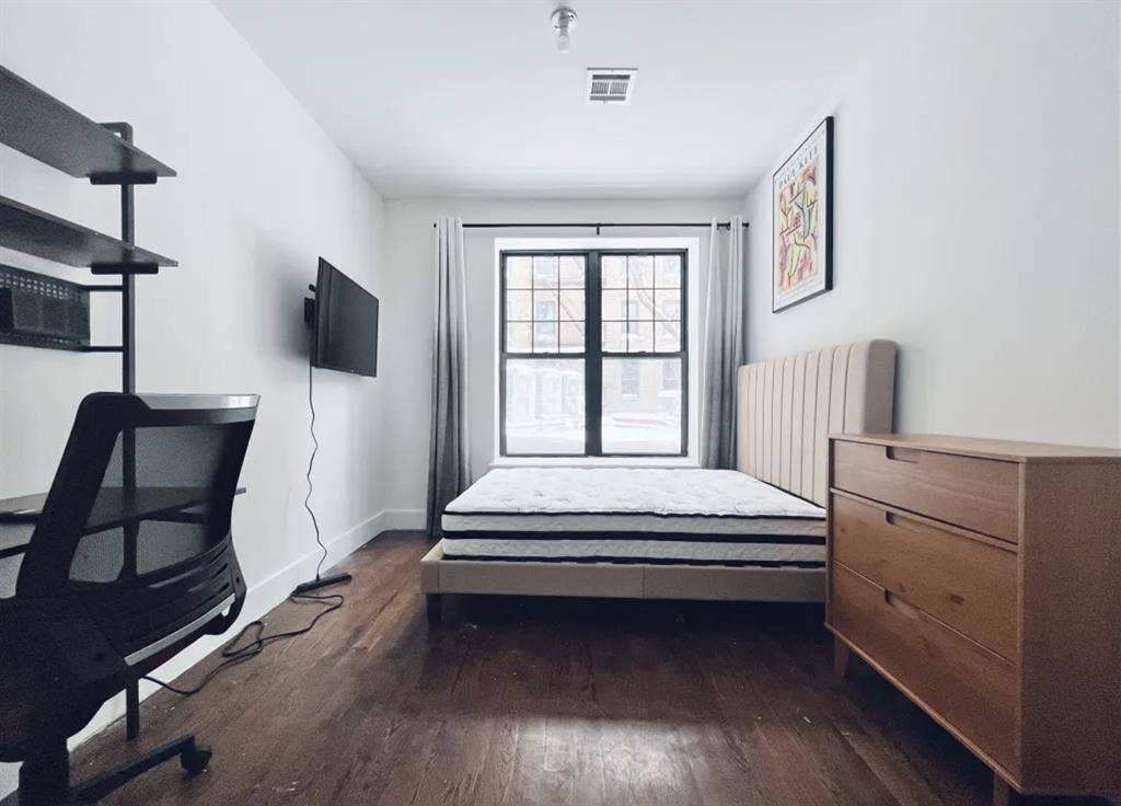 Furnished Room in Crown Heights