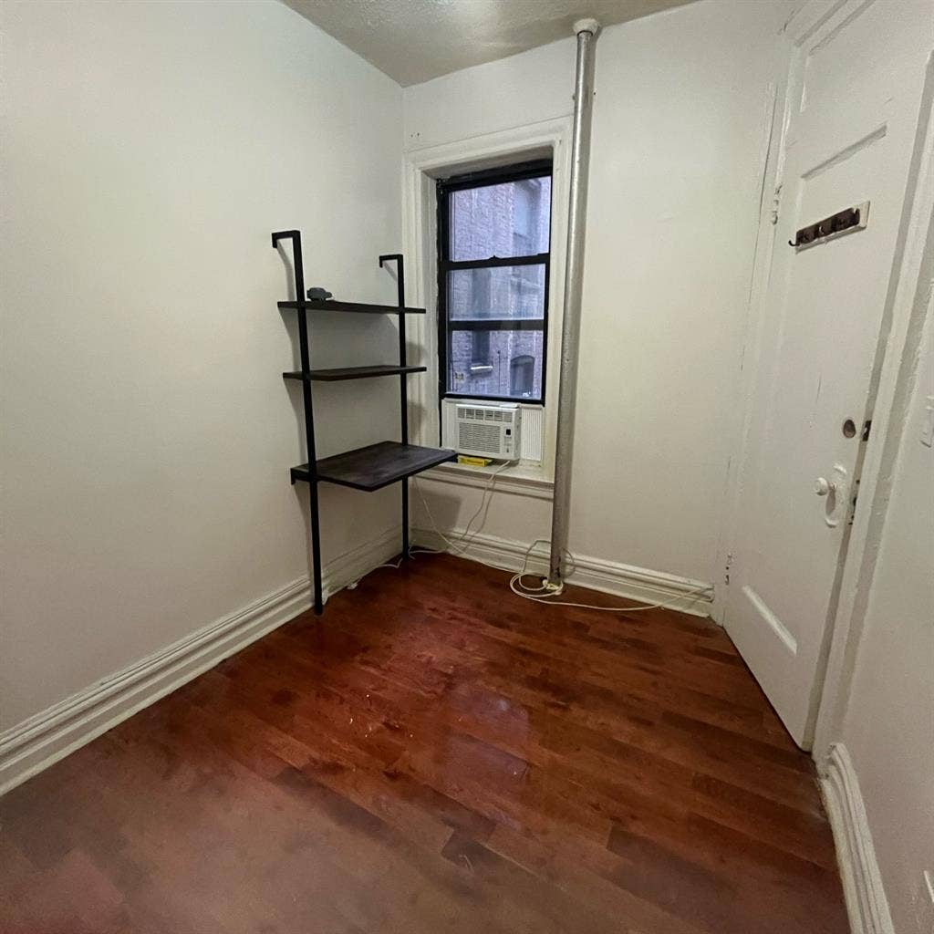 Open Room in Washington Heights