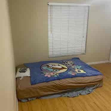 Master bedroom for rent