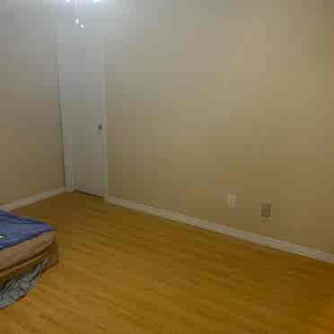 Master bedroom for rent