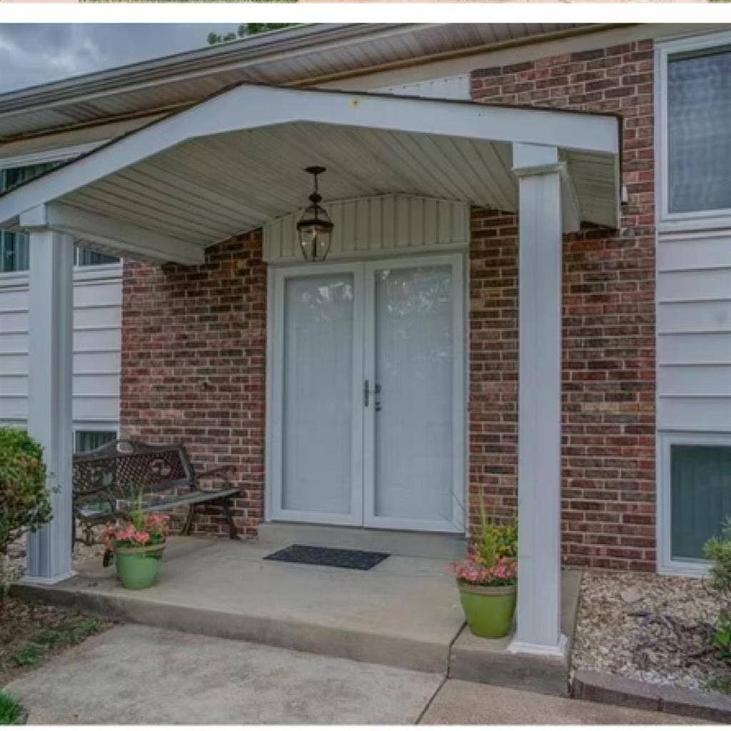 Great room and spot on driveway