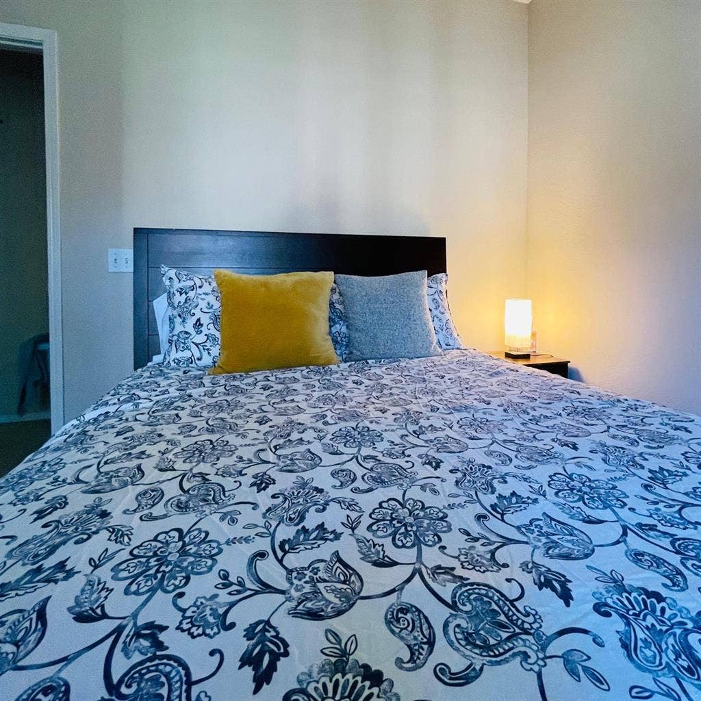 Room available in Mission Valley!