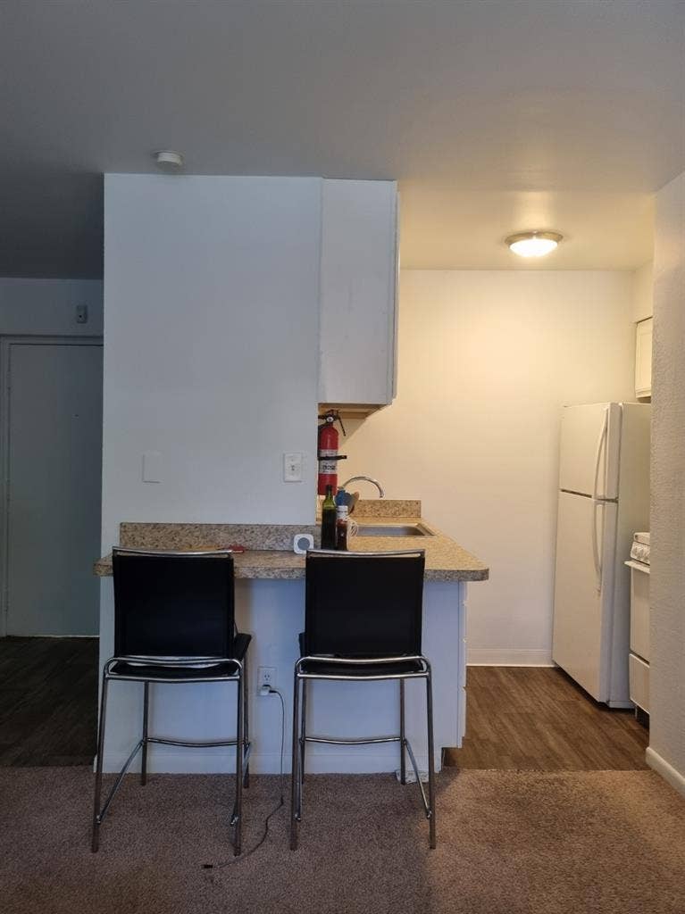 Subleasing 1 bedroom apartment