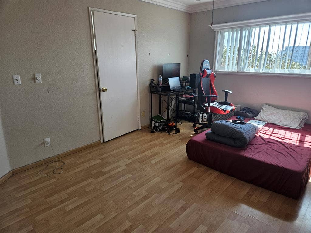 Need 2 people for Master Bedroom