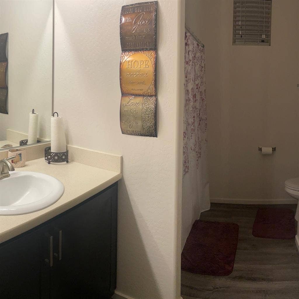 Room for rent in North Phoenix