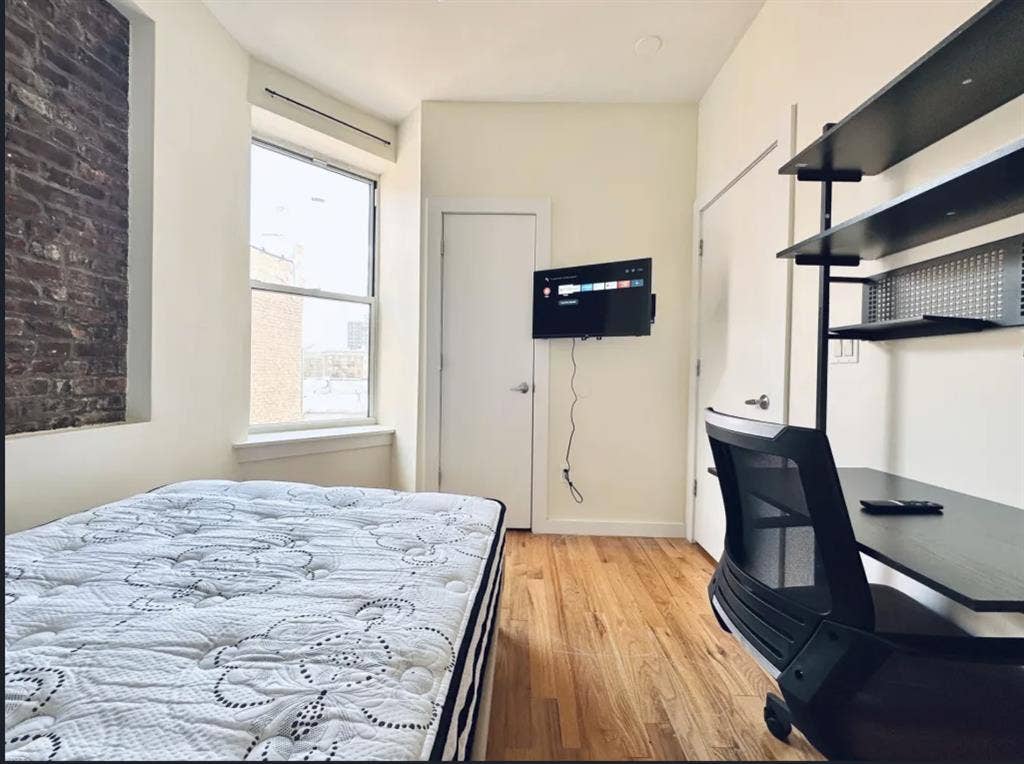 Furnished Room in Crown Heights