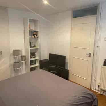 Flat share in a 2-bed flat.