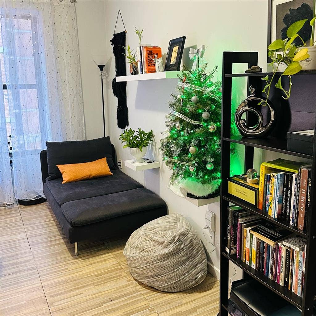 Cozy room for rent