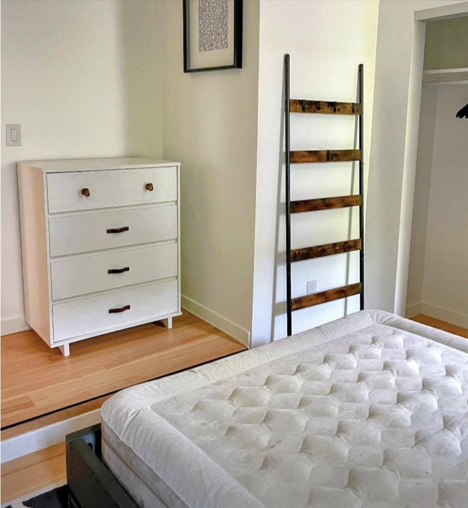 Silver Lake Bedroom 4 rent