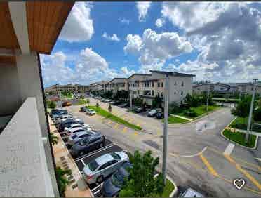 Se renta habitación en Doral