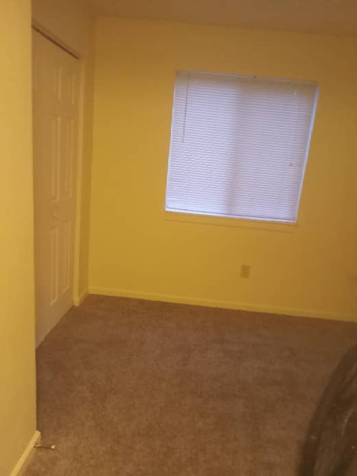 Looking for roommate to move in