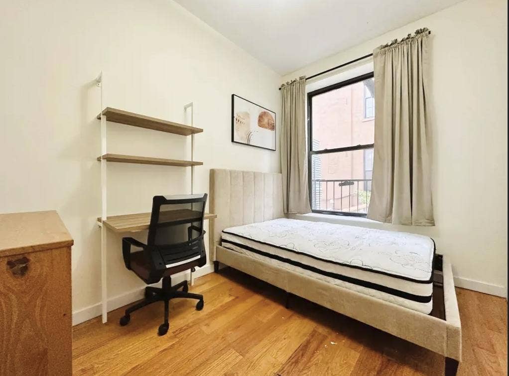 Furnished Room in Bedstuy