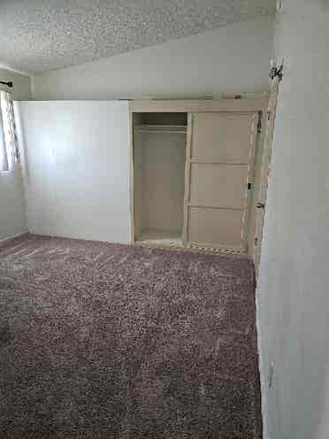 Room for rent in moreno Valley