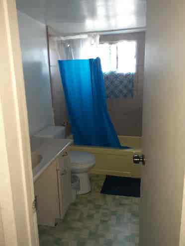 Room for rent in moreno Valley