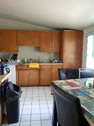 Room for rent in moreno Valley