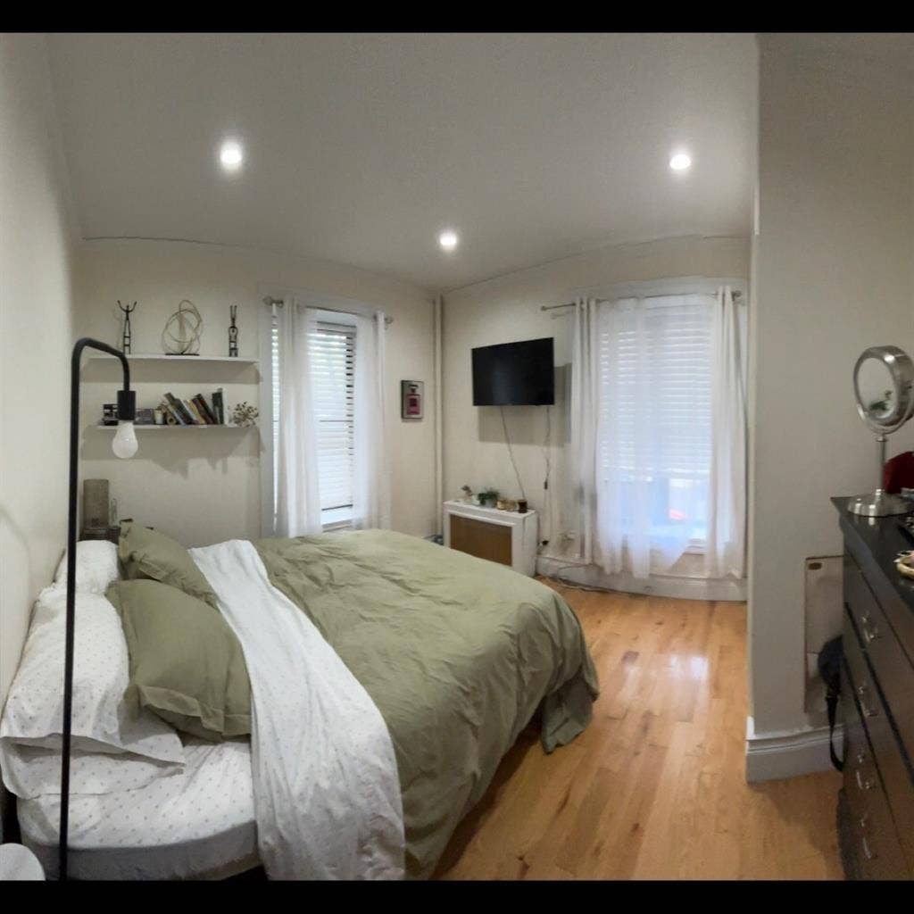 🔥Beautiful bedroom for rent