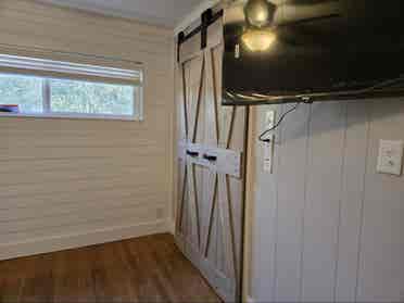 Defuniak Room to rent