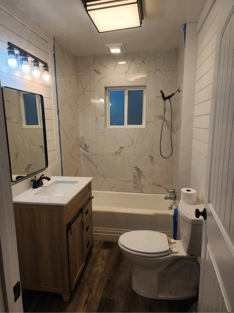 Defuniak Room to rent