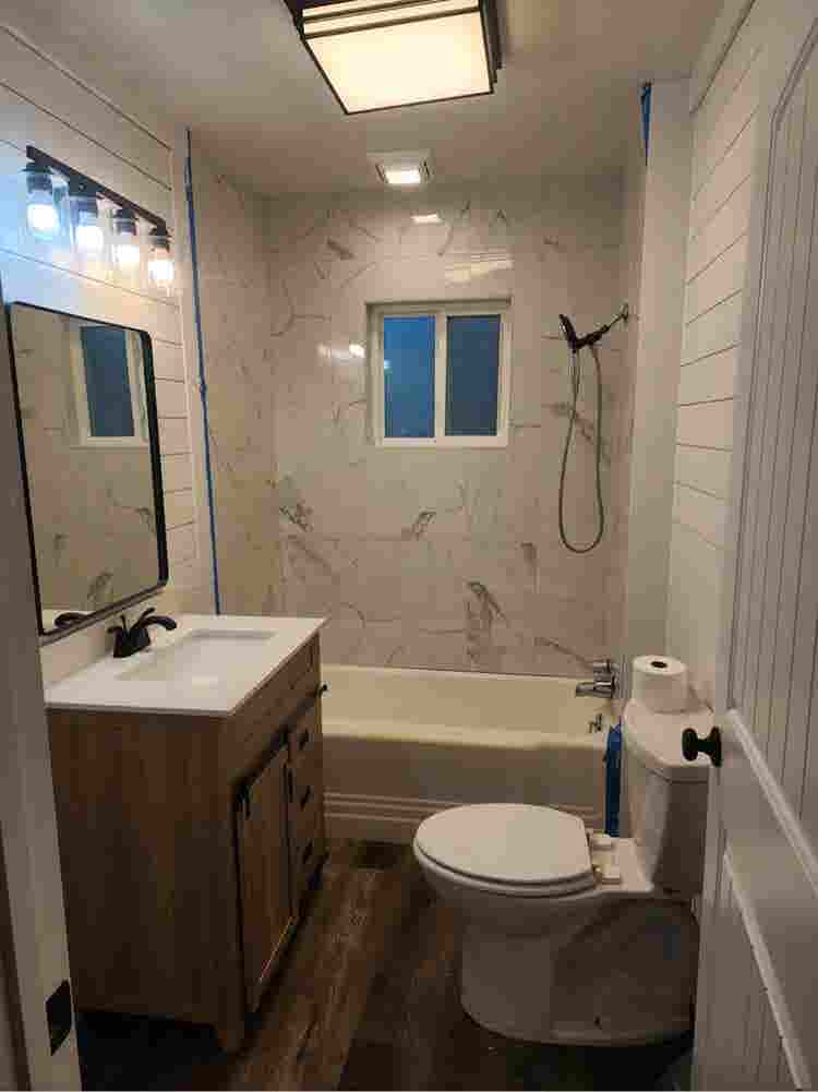 Defuniak Room to rent