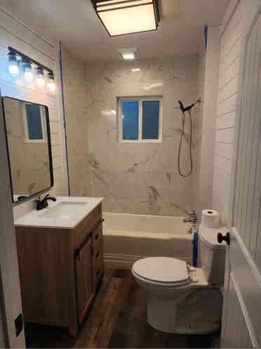 Defuniak Room to rent