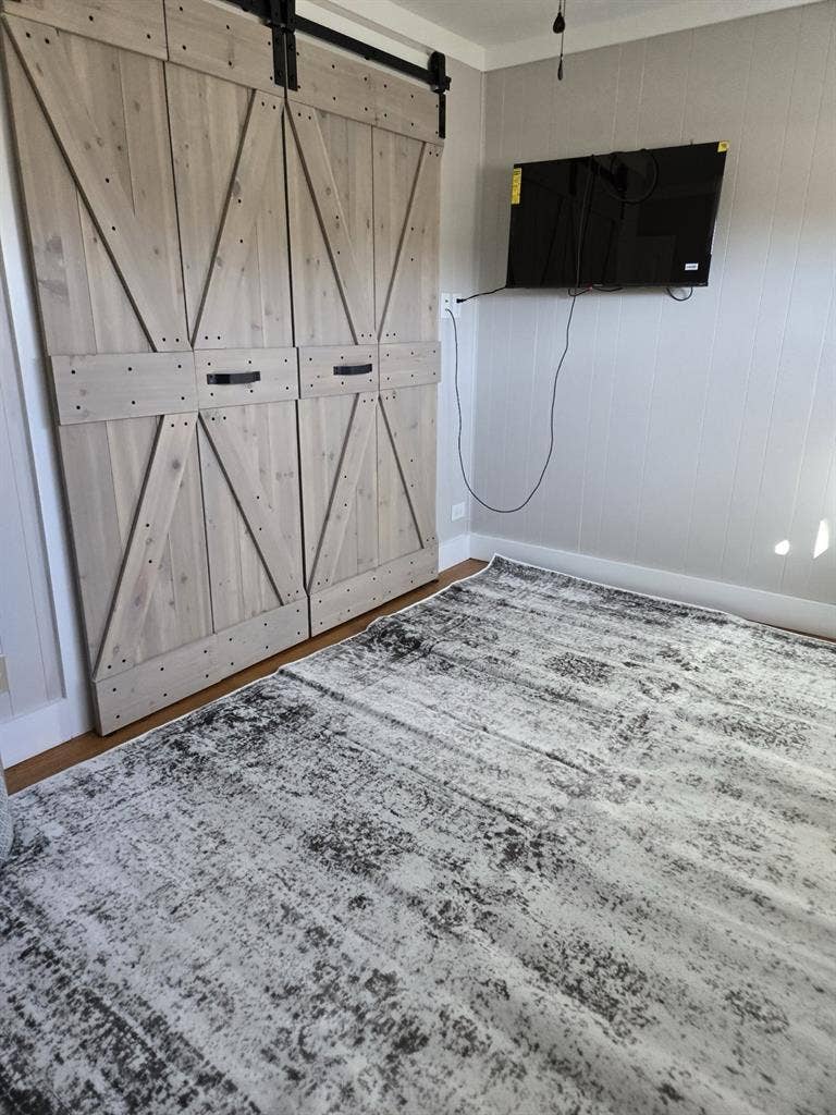Defuniak Room to rent