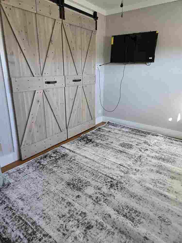 Defuniak Room to rent