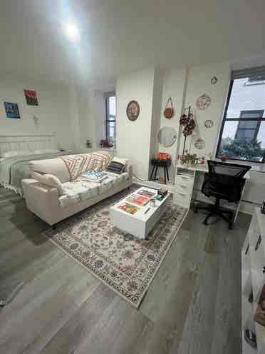 Spacious STUDIO in Midtown South🔥