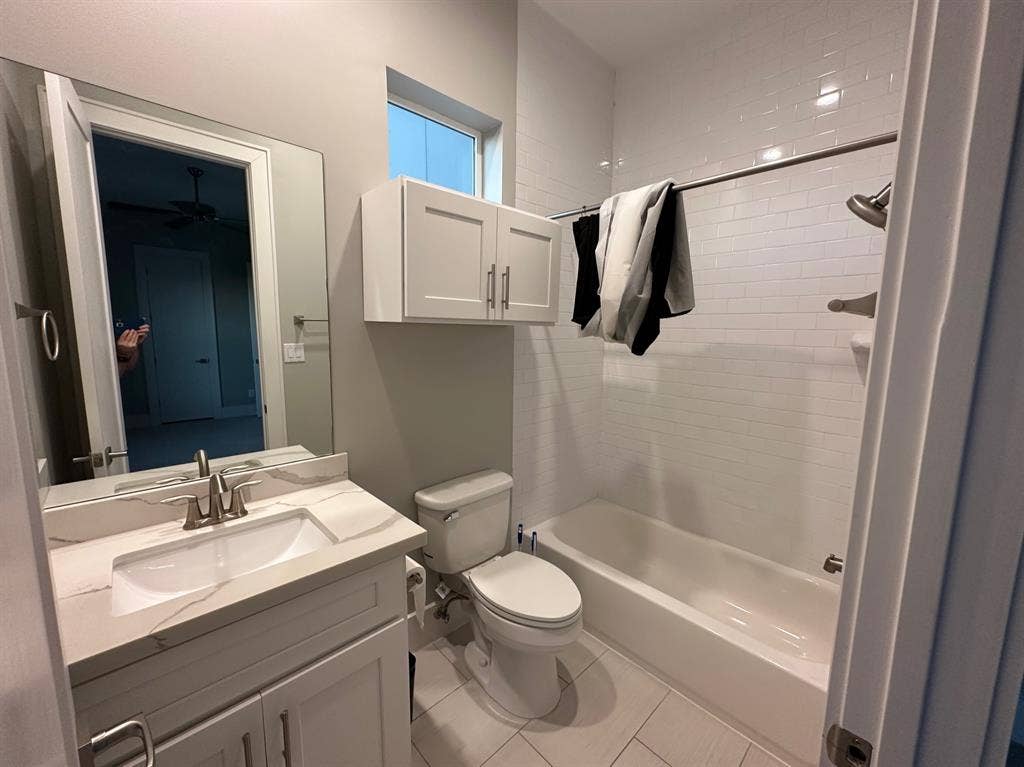 Private 1BR/BA Suite Near Downtown