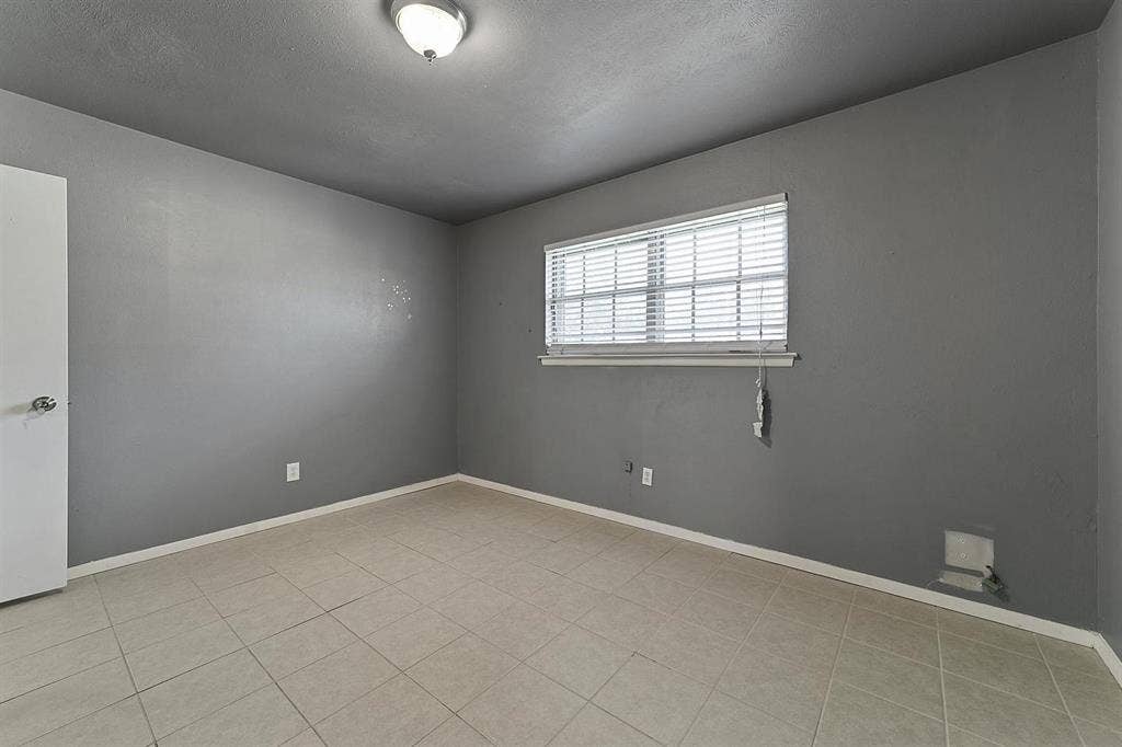 1 BR in Garland