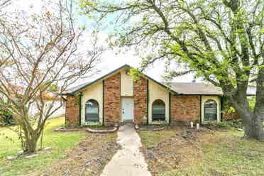 5 BR in Garland