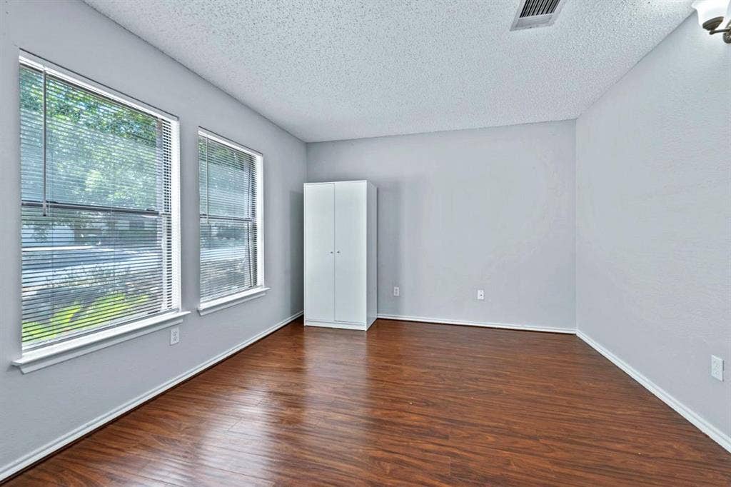 1 BR in Austin