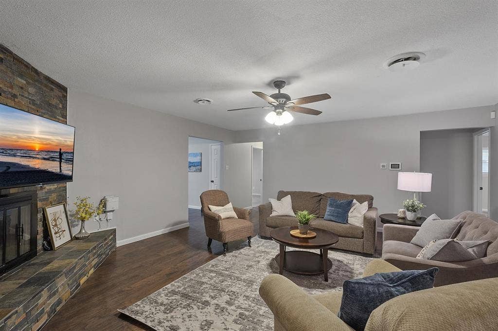 1 BR in Benbrook