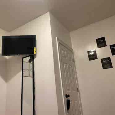 Small Room Utilites+Wifi+Furnished