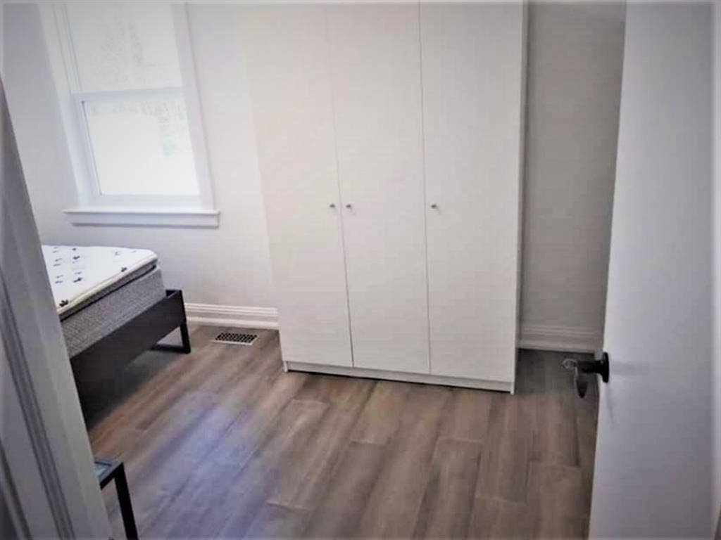 1Room for Rent -Feb