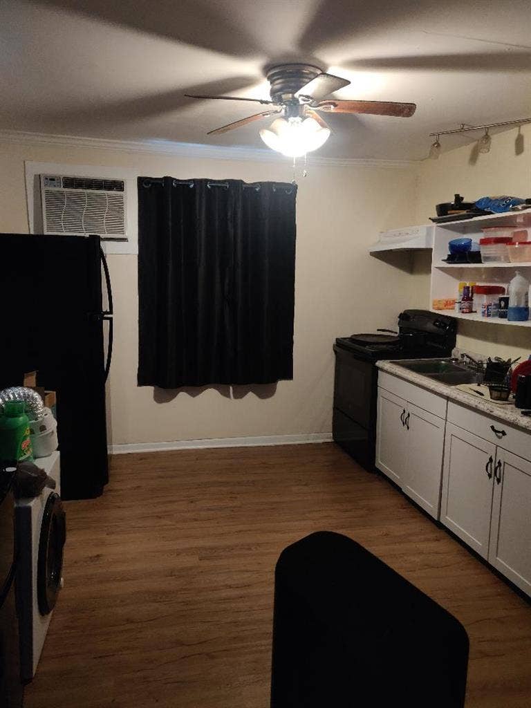 Looking for a roommate in Madison